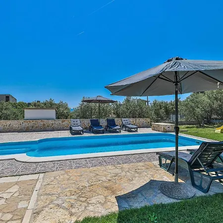 8 Bedroom Lovely In Kastel Novi Holiday home