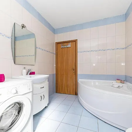 8 Bedroom Lovely In Kastel Novi Holiday home *