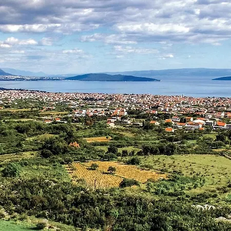 8 Bedroom Lovely In Kastel Novi Holiday home *