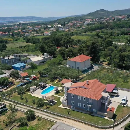 8 Bedroom Lovely In Kastel Novi Kastela